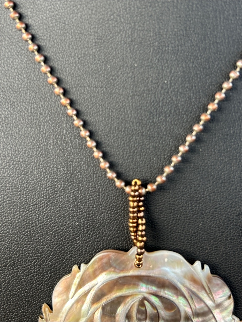Iridescent Mother-of-Pearl Pendant Necklace - Shell Rose Design - Silver Tone - Picture 4 of 6